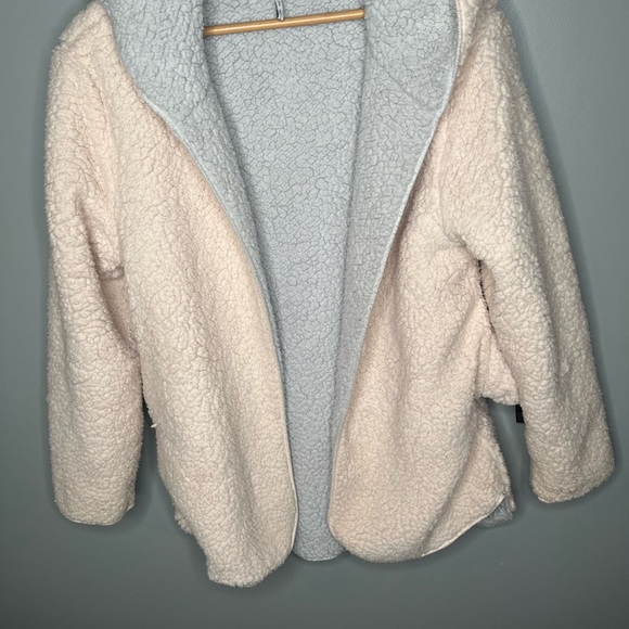 Urban Outfitters Reversible Sherpa Jacket - Picture 5 of 10